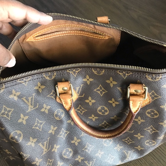 Authentic LV Speedy 35 - Picture 3 of 8